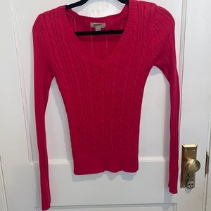 Arizona jean co fuchsia v neck fitted sweater